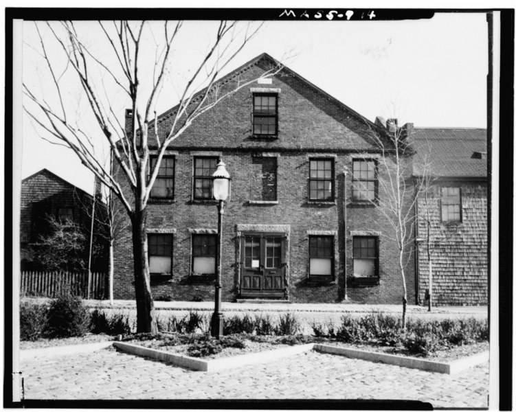 File:Historic American Buildings Survey Cortlandt V. D. Hubbard, Photographer October 1966 SOUTHEAST ELEVATION - Thomas Macy Warehouse, Straight Wharf, Nantucket, Nantucket County, HABS MASS,10-NANT,35-2.tif