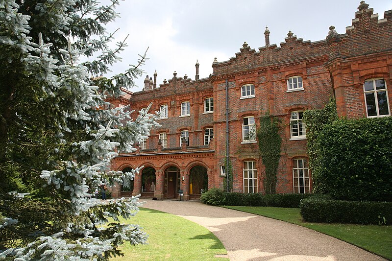 File:Hughenden Manor 20080726-1.jpg