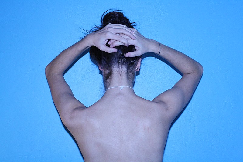 File:Human female neck.jpg