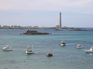 Île Vierge - con el faro - al fondo