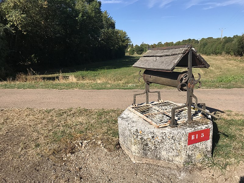 File:Image de Sougères-en-Puisaye (Yonne, France) en août 2018 - 5.JPG