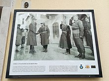 Foto commemorativa installata in Corso Regina Elena nel punto dell'incontro del 26 marzo 1944 tra il generale francese Charles De Gaulle e il generale Umberto Utili