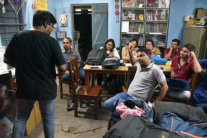 File:Indrajit Das Talks - Wikimedia Meetup - Kolkata 2019-12-01 2767.JPG