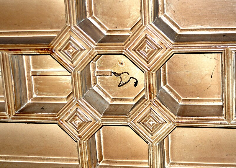 File:Jusay Ancestral House Ceiling 2.jpg