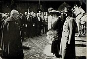 Juliusz Leo wita cesarza Karola I i cesarzową Zytę podczas wizyty pary cesarskiej w Krakowie 1917