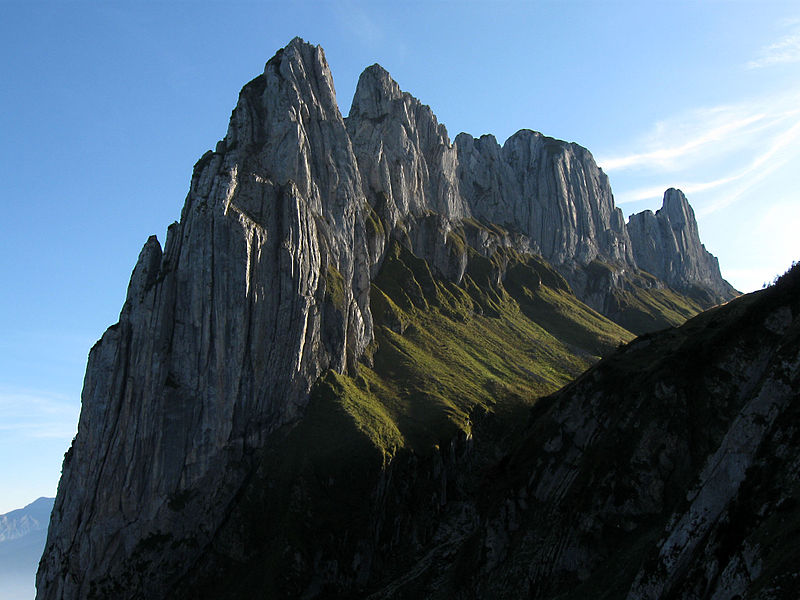 File:Kreuzberge from Saxerlücke.jpg