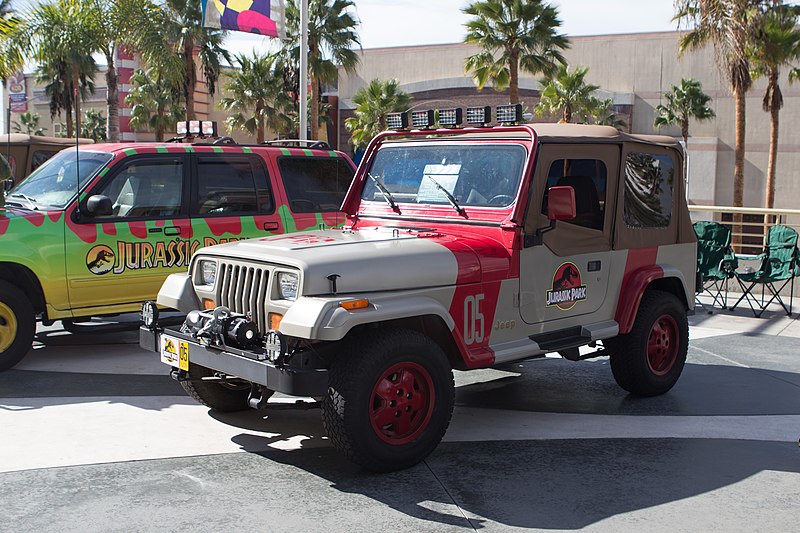 File:LBCC 2013 - Jurassic Park Jeep Wrangler Sahara (11028084755).jpg