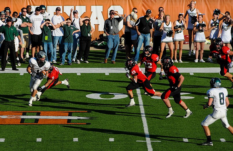 File:Lake Travis High School football team vs Timberwolves.jpg