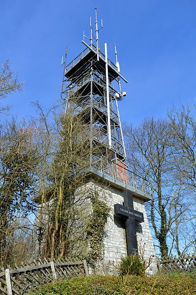 File:Landschaftsschutzgebiet Waldgürtel zwischen Salzgitter-Osterlinde und Salzgitter-Bad (Salzgitterscher Höhenzug) - Bismarckturm (2).jpg