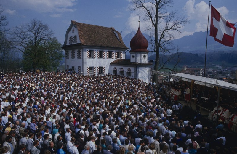 File:Landsgemeinde in Sarnen ETH-Bibliothek Com LC1265-003-001.tif