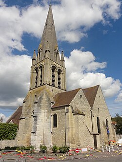 L'église Saint-Aubin de Limay.