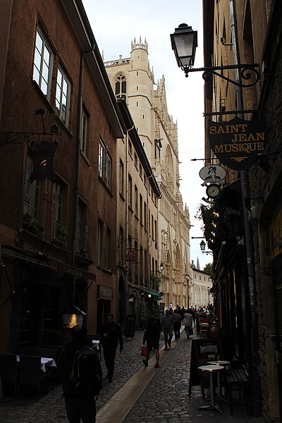 File:Lyon 05 - Primatiale depuis rue Saint-Jean - PA00117785.JPG