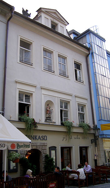 File:Měšťanský dům U Pinkasů (Nové Město), Praha 1, Jungmannovo nám. 16, Nové Město.jpg