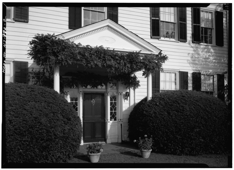 File:MAIN ELEVATION, DETAIL OF FRONT ENTRANCE, SHOWING PEDIMENTED PORCH - Henry Miller House, Main Street, Oldwick, Hunterdon County, NJ HABS NJ,10-OLWI,10-2.tif