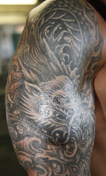 File:Male Fitness & Muscle Model John Quinlan Oriental Dragon Half Sleeve Tattoo.jpg