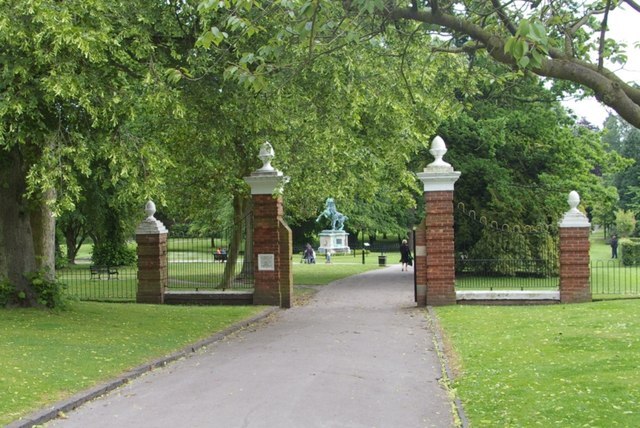 Image: Malvern Park gates