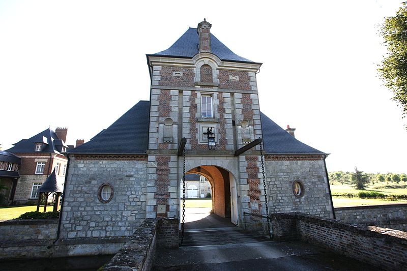 File:Mesmont (08 Ardennes) - Château de Mesmont - Photo Francis Neuvens lesardennesvuesdusol.fotoloft.fr (2).JPG