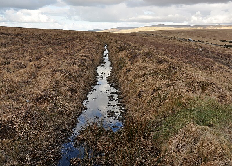 File:Mine Leat on Gibbet Hill.jpg