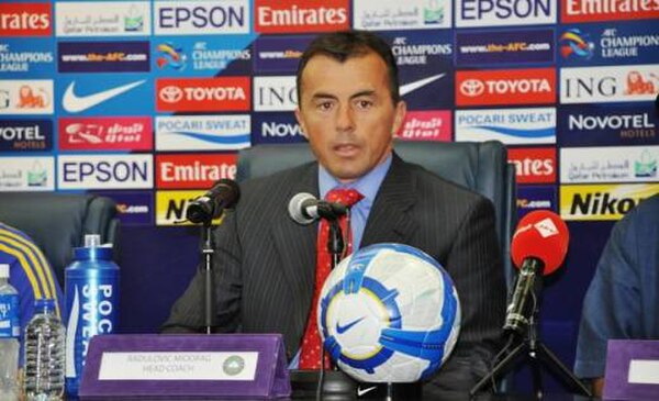 Miodrag Radulovic at a press conference for Pakhtakor Tashkent