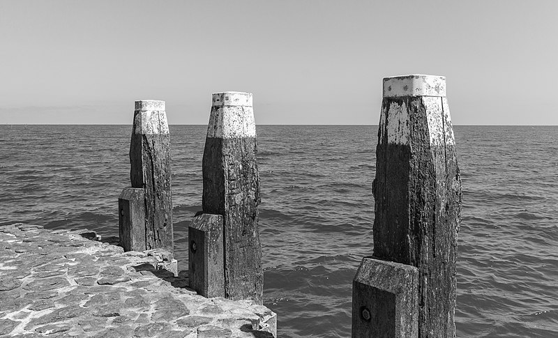 File:Monument afsluitdijk en omgeving 28-06-2019. (actm.) 32.jpg