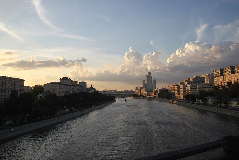 File:Moscow, view north-north-west from Bolshoy Krasnokholmsky Bridge (43812372602).jpg