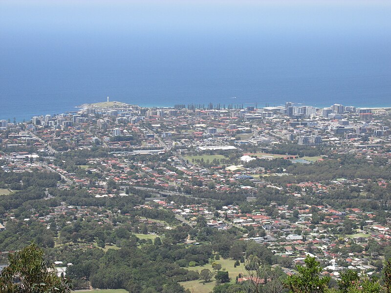 File:Mt Keira views 2017 - Wollongong Central.jpg