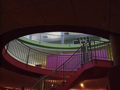 Escalera interior del museo