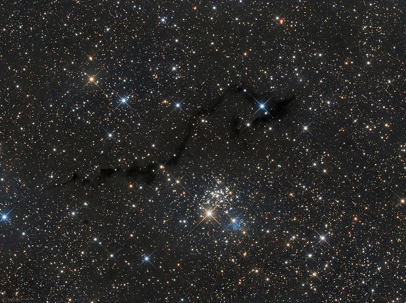 File:NGC 654,VdB6,LDN 1332,1334,1337 (Cassiopeia).jpg
