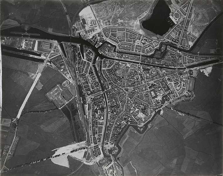 File:NIMH - 2011 - 9068 - Aerial photograph of 's Hertogenbosch, The Netherlands.jpg