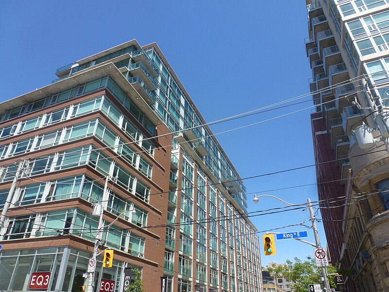 File:NW corner of King and Sherbourne, 2014 06 15 -d (14435658964).jpg