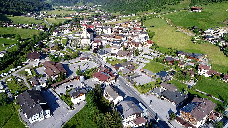 File:Neustift im Stubaital, 001 - K.jpg