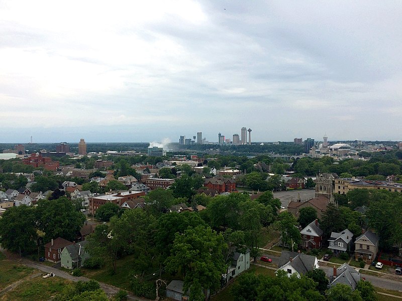 File:Niagara Towers - 18th Floor View - 20180518.jpg