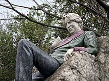 Oscar Wilde Memorial Sculpture in Merrion Square, Dublin Oscar Wilde Statue (4503030408).jpg