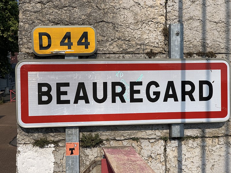 File:Panneau entrée Beauregard Ain 4.jpg