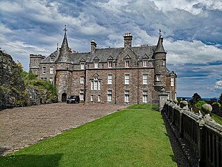 <span class="mw-page-title-main">Drummond Castle</span>Castle in Perth and Kinross,Scotland,UK