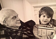 Philip José Farmer and his great-grandson in 1995