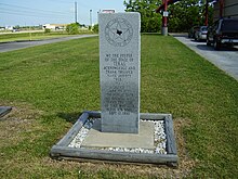 Memorial to a fallen police officer at the Texas Department of Public Safety Houston Webster Office in Houston PoliceofficermemorialHoustonTX.JPG