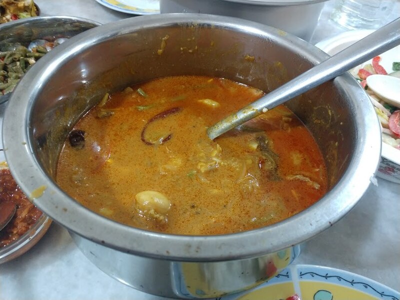 File:Pot of Lamb Dalcha.jpg