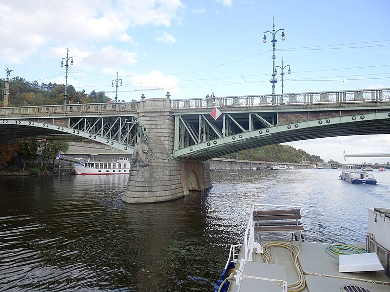 File:Praha, výhled z Vltavy-Čechův most (5).jpg