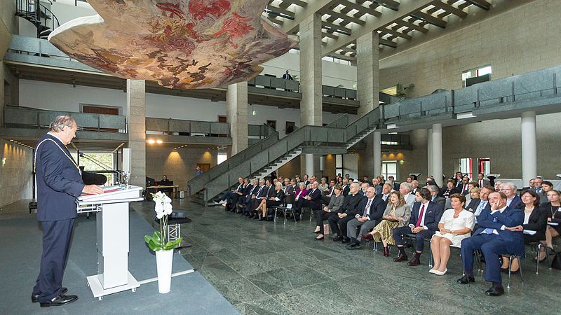 File:Preisverleihung der Toleranzringe der Europäischen Akademie der Wissenschaften und Künste im Rathaus Köln 2016-2473.jpg