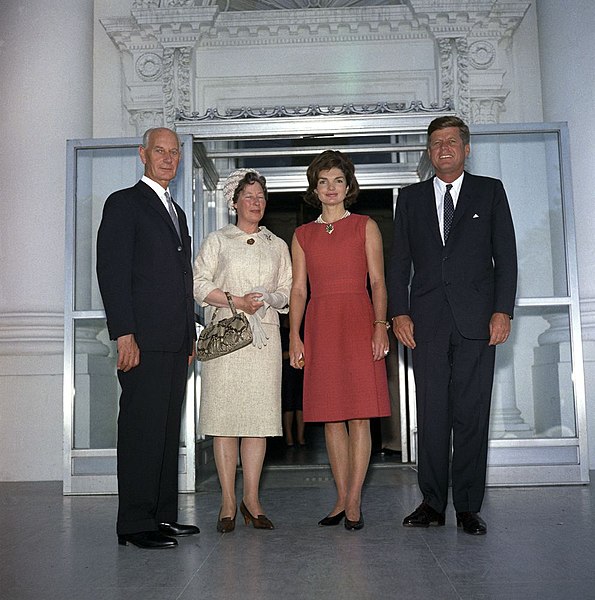 Gerhardsen and Werna Gerhardsen with President John F. Kennedy and First Lady Jacqueline Kennedy in 1962