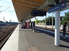 Central platform for Vernouillet - Verneuil station.