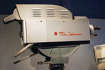 1954 RCA TK-41C câmera de transmissão colorida montada em dolly