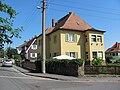 Einfamilienhaus Karl Lätzer, links davon Bennostraße 38/40