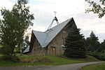 English: Church in Rajskie. Polski: Kościół we wsi Rajskie.