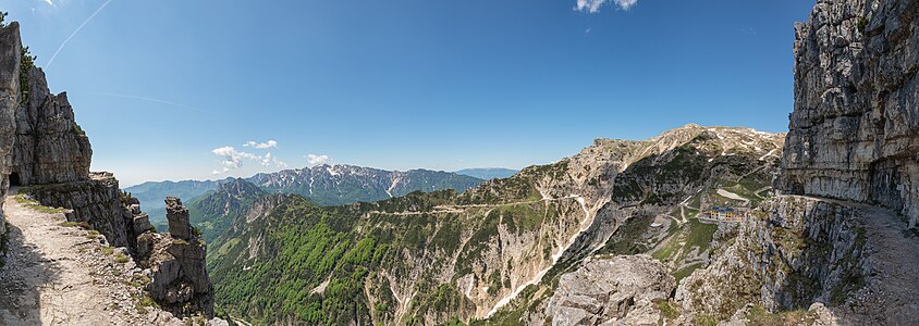 Rifugio Achille Papa - Strada delle 52 Gallerie, Valli del Pasubio