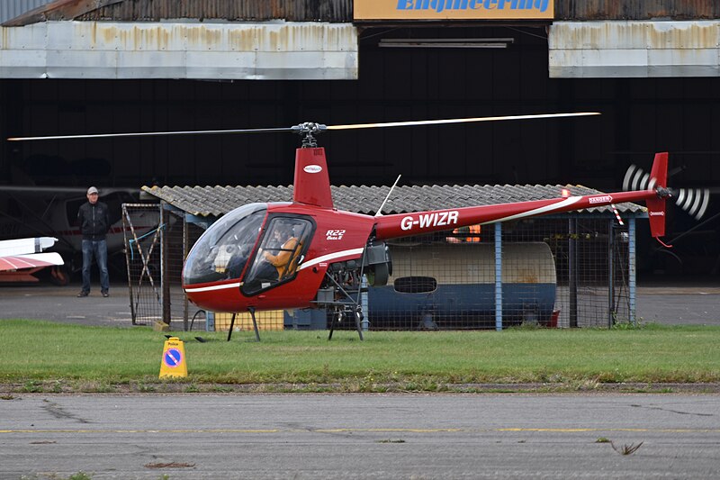 File:Robinson R22 Beta ‘G-WIZR’ (44718161672).jpg