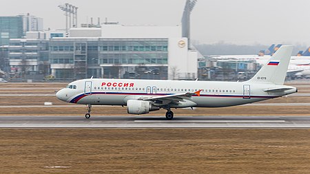 English: Rossiya - Russian Airlines Airbus A320-214 (reg. EI-EYS) at Munich Airport (IATA: MUC; ICAO: EDDM). Deutsch: Rossiya - Russian Airlines Airbus A320-214 (Reg. EI-EYS) auf dem Flughafen München (IATA: MUC; ICAO: EDDM).