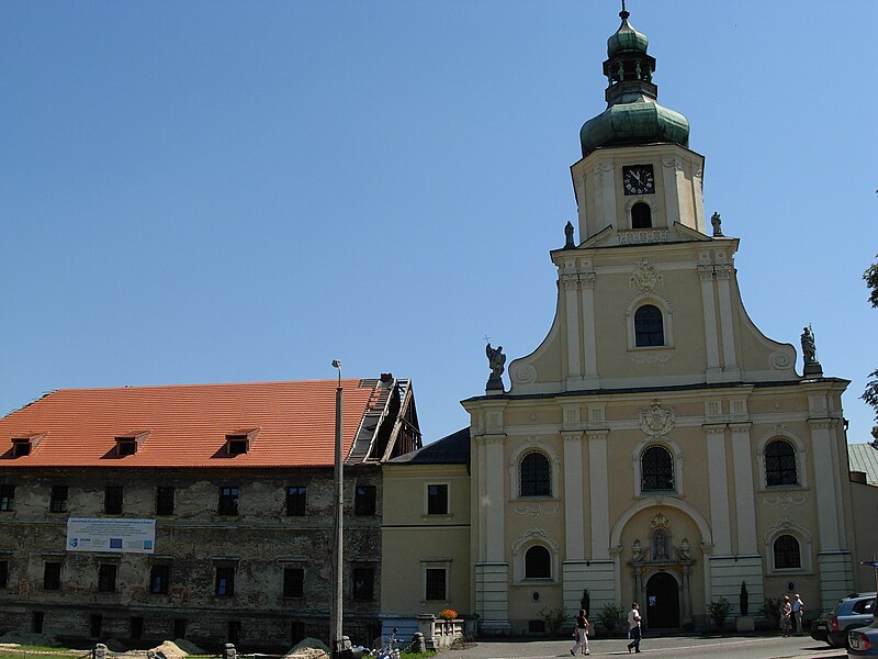 File:Rudy Monastery - outside 02.JPG