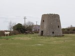 Kilmor Kvay yaqinidagi vayron qilingan shamol tegirmoni - geograph.org.uk - 1257461.jpg